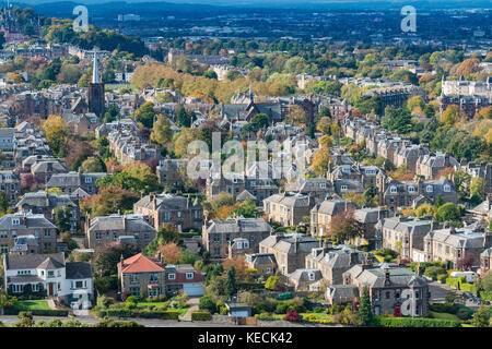 Vista delle grandi ville in sistemazione di Morningside distretto di Edimburgo in Scozia, Regno Unito. Foto Stock