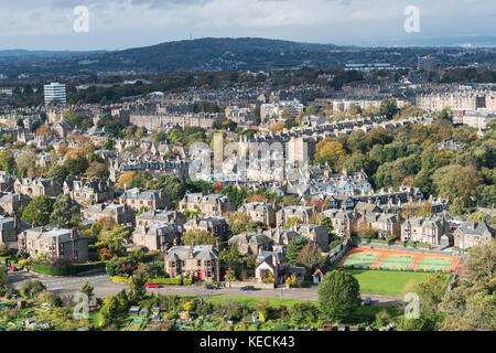 Vista delle grandi ville in sistemazione di Morningside distretto di Edimburgo in Scozia, Regno Unito. Foto Stock