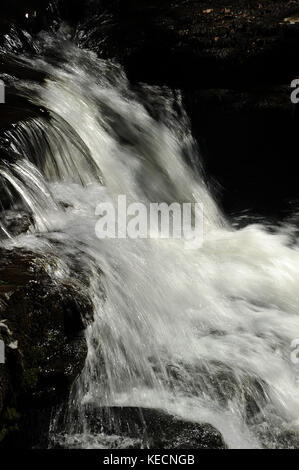 Cascata appena a valle di pont melin fach. Foto Stock