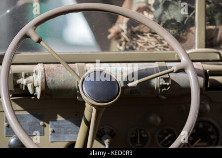 Cassano Magnago, Italia - 8 ottobre 2017: Volante di un veicolo militare degli Stati Uniti Foto Stock