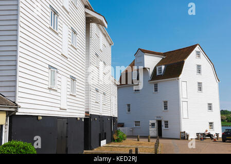 Woodbridge tide mill, xix secolo clapboard marea museo del mulino di Woodbridge, Suffolk, Inghilterra, Regno Unito. Foto Stock