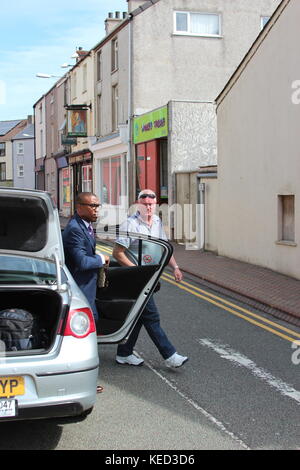 Ashley Walters arrivando a Holyhead MAGISTRATES COURT caricato con possesso di droga dopo essere stato arrestato all aeroporto di Anglesey nel Galles Foto Stock