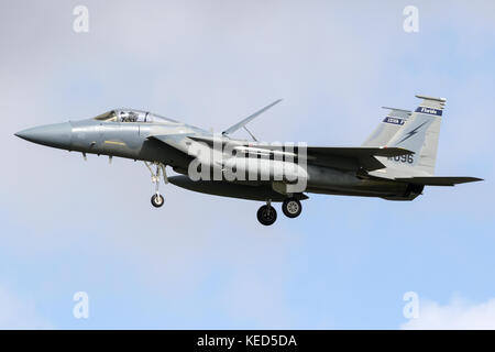 Leeuwarden, Paesi Bassi - Aprile 5, 2017: US Air Force F-15 Eagle jet da combattimento aereo atterrare durante esercizio frisone bandiera. Foto Stock