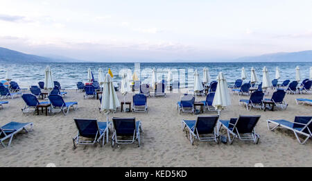 Immagine di un lago di Ohrid,wiew da Pogradec città , Albania Foto Stock