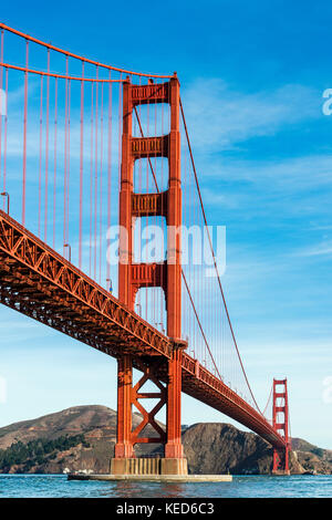 Golden Gate bridge sospensione visto da Fort Point, San Francisco, California, Stati Uniti d'America Foto Stock