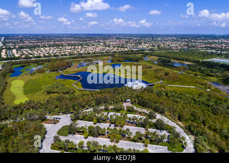 Florida Boynton Beach, Green Cay Nature Center & Wetlands, vista aerea, case di quartiere residenziale case, parcheggio, parcheggio, FL17092842d Foto Stock