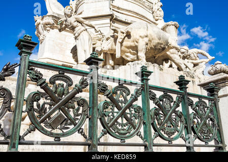 Lisbona Portogallo,Marchese di Pombal Square,Marchese,monumento,plaza,rotonda,rotunda,monumento,statua,dettaglio,ispanico,immigrati,portoghese,PT Foto Stock