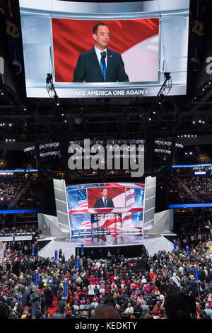 Rnc presidente reince priebus indirizzi delegati nel giorno finale della convention nazionale repubblicana luglio 21, 2016 a Cleveland, Ohio. Foto Stock