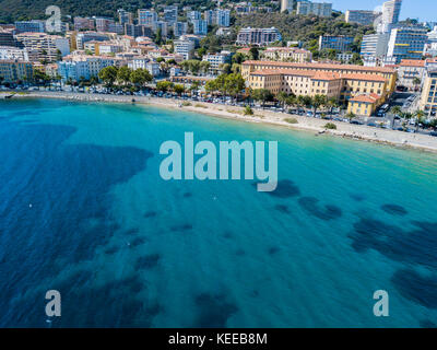 Veduta aerea di Ajaccio, Corsica, Francia. Centro della città visto dal mare Foto Stock