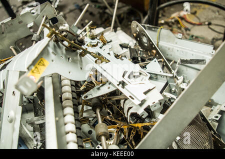 Quito, Ecuador, luglio 10, 2017: close up di un piccolo computer parti elettroniche per il riciclaggio Foto Stock