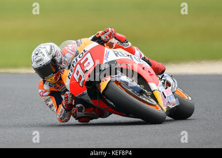 Victoria, Australia. Xx oct, 2017. Il pilota spagnolo Marc Marquez sulla No.93 da Honda Repsol Honda Team esce angolo Honda durante la sessione di pratica uno al 2017 MotoGP di Australia a Phillip Island Grand Prix Circuit, Victoria, Australia. Credito: Cal Sport Media/Alamy Live News Foto Stock