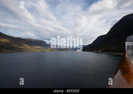 Åndalsnes, Norvegia. Xxi oct, 2017. Nuvoloso e ventoso giorno in Åndalsnes famoso per Trollveggen (troll parete) e Trollstigen (il troll percorso) Credito: Keith Larby/Alamy Live News Foto Stock