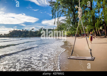Thailandia, Trat Provincia, Koh Chang isola nel Golfo della Tailandia, spiaggia swing Ao Klong Phrao Beach Foto Stock