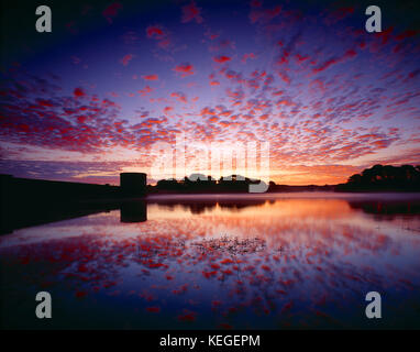 Isole del Canale. Guernsey. San Salvatore. Il serbatoio all'alba. Foto Stock