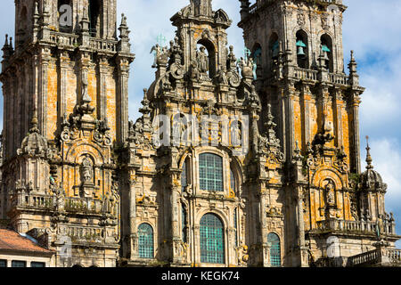 Facciata do Obradoiro di stile barocco Cattedrale cattolica romana, la Catedral de Santiago de Compostela, Galizia, Spagna Foto Stock