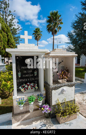 Cimitero comunale in Alaior, central Minorca, Mare Mediterraneo. Foto Stock