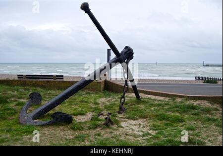 Ancora grande sulla spiaggia, littlehampton, Regno Unito Foto Stock