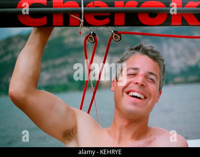 AJAXNETPHOTO. 5-10 LUGLIO 2004. TORBOLE; LAGO DI GARDA, ITALIA. - 49ER EUROPEAN SAILING CHAMPIONSHIPS - IRISH SKIPPER TOM FITZPATRICK, SAIL NR. IRL24, IN GARA NELLE FINALI DELLA FLOTTA D'ORO DEL 10 LUGLIO. FOTO:JESSICA EASTLAND/AJAX REF: 41007/680039 Foto Stock