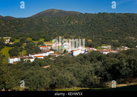 Vista panoramica, la nava, della Sierra de Aracena y Picos de Aroche parco naturale, provincia di Huelva, regione dell'Andalusia, Spagna, Europa Foto Stock