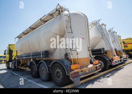 Camion per cemento liquido, Francia Foto Stock