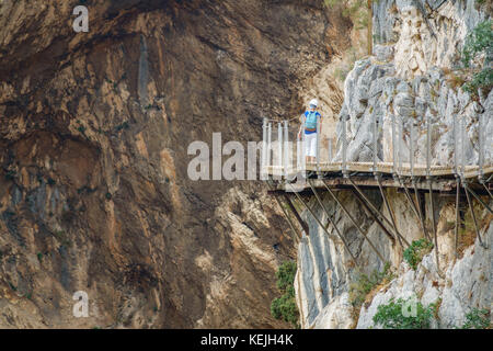 El Caminito del Rey sentiero con passeggiate turistiche Foto Stock