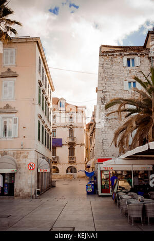 Case e appartamenti locali nella Città Vecchia di Spalato, Croazia. Foto Stock