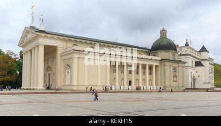 Vilnius,LITUANIA-agosto 21, 2017:principale cattedrale cattolica romana di lituania situato nella città vecchia di Vilnius, appena fuori della piazza della cattedrale di Vilnius, lith Foto Stock