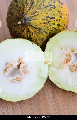 Il melone sul bordo di taglio Foto Stock