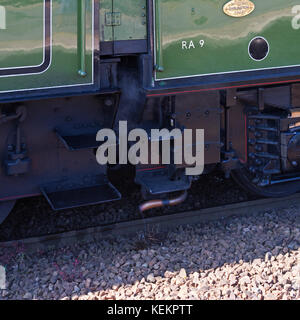 Il motore di vapore il 'Tornado' fermato a Taunton stazione ferroviaria per assumere acqua mentre si tira il Torbay Express in estate 2017 Foto Stock