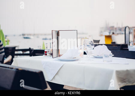 Tavolo riservato in un cafe Foto Stock