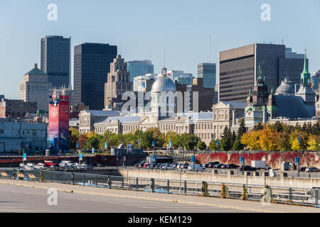 Montreal, ca - 21 ottobre 2017: skyline di montreal dal porto vecchio Foto Stock