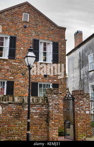 Storica casa di mattoni a Charleston, Carolina del Sud Foto Stock