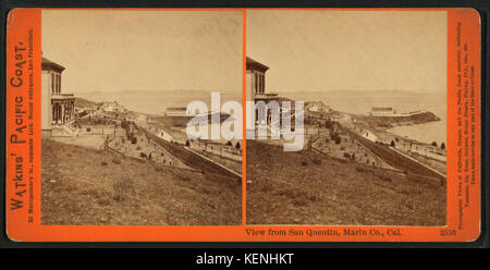 Una fotografia storica scattata da Carleton E. Watkins, che mostra la vista da San Quentin nella contea di Marin, California, durante il XIX secolo. Watkins, noto per la sua fotografia paesaggistica, cattura il paesaggio con notevoli dettagli, fornendo informazioni sulla bellezza naturale e la geografia della zona in quel momento. Foto Stock