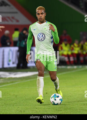 Wolfsburg, Germania. 22 ottobre 2017. Daniel Didavi di Wolfsburg in azione durante la partita di calcio della Bundesliga tedesca tra VfL Wolfsburg e 1899 Hoffenheim nella Volkswagen Arena di Wolfsburg, Germania, il 22 ottobre 2017. (CONDIZIONI DI EMBARGO - ATTENZIONE: A causa delle linee guida per l'accreditamento, il DFL consente solo la pubblicazione e l'utilizzo di un massimo di 15 immagini per partita su Internet e sui media online durante la partita.) Crediti: Peter Steffen/dpa/Alamy Live News Foto Stock