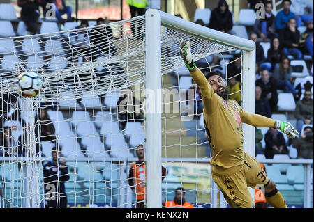 Salvatore sirigu (torino fc) durante la serie di una partita di calcio tra torino fc e come roma allo stadio grande Torino il 22 ottobre 2017 a Torino, Italia. Credito: Fabio petrosino/alamy live news Foto Stock