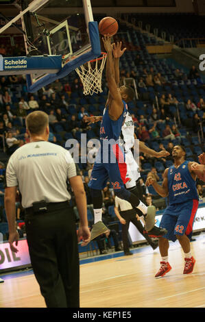 Mosca, Russia. 22 ottobre 2017. CSKA Moscow-Avtodor Saratov, Basketball VTB League, Sete round, USK CSKA Arena, Mosca, Russia credito: Konstantin Zismanov/Alamy Live News Foto Stock