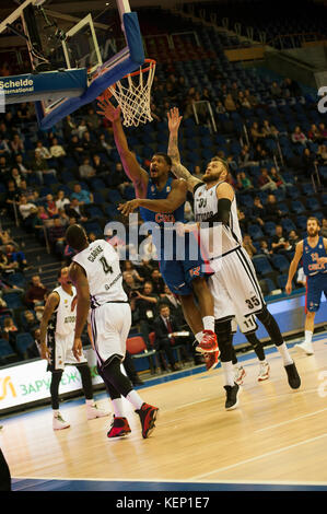 Mosca, Russia. 22 ottobre 2017. CSKA Moscow-Avtodor Saratov, Basketball VTB League, Sete round, USK CSKA Arena, Mosca, Russia credito: Konstantin Zismanov/Alamy Live News Foto Stock