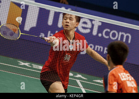 Yogyakarta, Yogyakarta, Cina. 22 ottobre, 2017. Yogyakarta, Indonesia-22 Ottobre 2017:(solo uso editoriale. Cina OUT).Thai badminton player Kunlavut Vitidsarn vince i campionati a BWF Junior World Championships finale in Yogyakarta, Indonesia. Credito: SIPA Asia/ZUMA filo/Alamy Live News Foto Stock