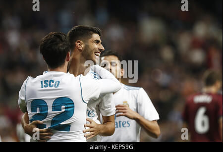 Madrid, Madrid, Spagna. 22 ottobre, 2017. Real Madrid giocatori visto celebrare dopo un goal.squadra di calcio spagnola Real Madrid ha vinto 3-0 contro Eibar. Credito: manu reino/SOPA/ZUMA filo/Alamy Live News Foto Stock