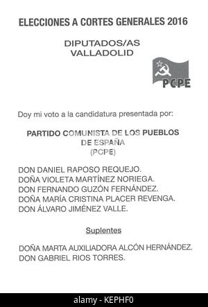 Un'immagine che cattura il Congresso del PCPE (Partido Comunista de los Pueblos de España), probabilmente da un evento politico in Spagna. Questa immagine riflette il clima politico e sociale del tempo. Foto Stock