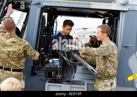 Un Royal Naval Fleet Air Arm AgustaWestland Wildcat HMA2 elicottero di attacco Foto Stock