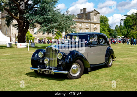 Wilton, Wiltshire / UK - 10 agosto 2014: UN 1948 Bentley Mark VI, 4 ½ litro, 4 porte, acciaio standard berlina sportiva a Wilton Classic & Supercar Show Foto Stock