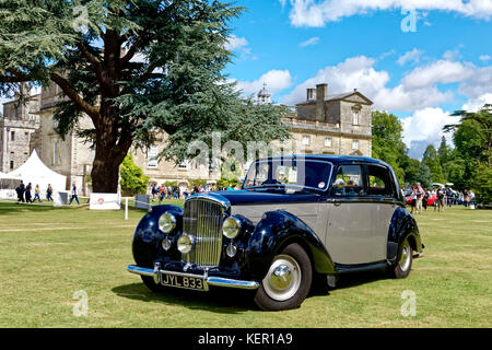Wilton, Wiltshire / UK - 10 agosto 2014: UN 1948 Bentley Mark VI, 4 ½ litro, 4 porte, acciaio standard berlina sportiva a Wilton Classic & Supercar Show Foto Stock
