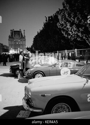 PARIS Jardin du Louvre CLASSIC CAR SHOW - PARIS - in auto - CLASSIC CAR SHOW - eleganza francese - Auto d'epoca - argento immagine © Frédéric BEAUMONT Foto Stock
