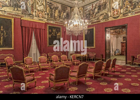 Una delle camere di stato all'interno del Granmaestro' palace a La Valletta, Malta Foto Stock