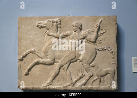 Una gioventù con il suo cavallo e cane. romano, 125 d.c. da villa adriana, tivoli. British museum. Londra. Foto Stock