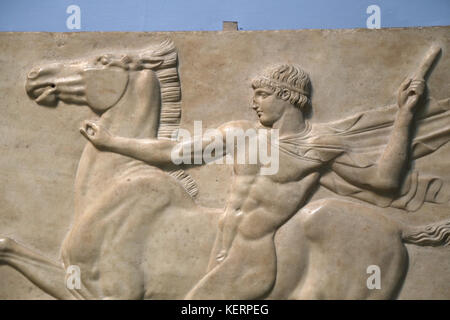 Una gioventù con il suo cavallo e cane. romano, 125 d.c. dettaglio. da villa adriana, tivoli. British museum. Londra. Foto Stock