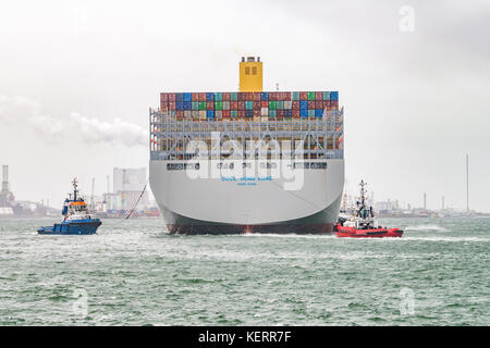 Rotterdam, Paesi Bassi - 14 settembre 2017: il contenitore più grande nave al mondo, la oocl hong kong, arriva al porto di Rotterdam durante Foto Stock