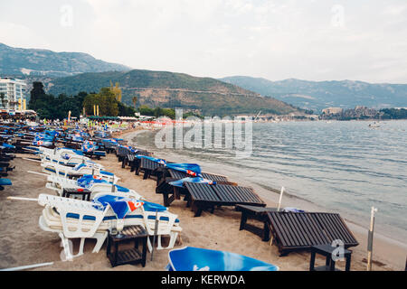 Budva, Montenegro - agosto 16, 2017: spiagge di Budva Foto Stock