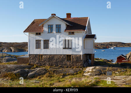 Estate case a Käringön a Swedish West Coast Foto Stock